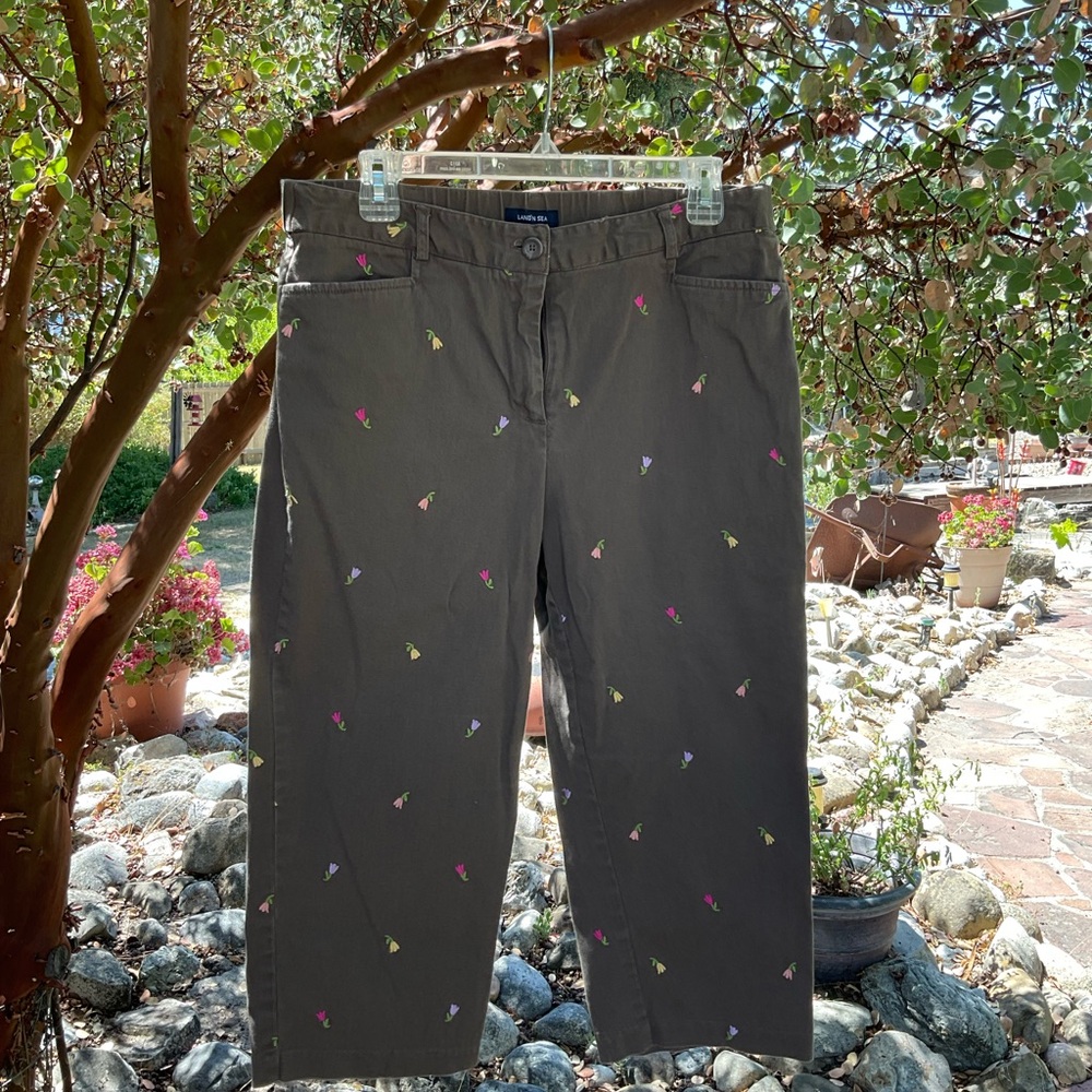 Button front capris